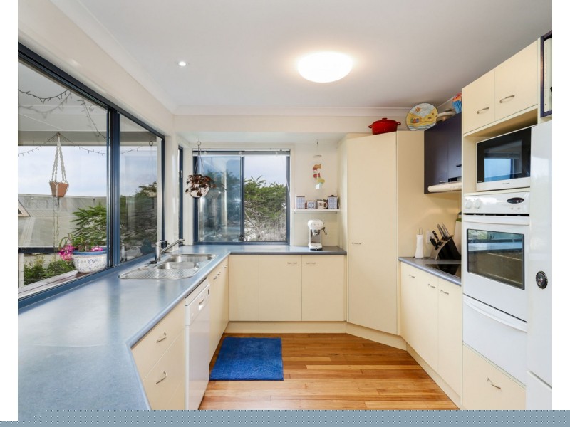 9 Prior Road, Moffat Beach QLD 4551