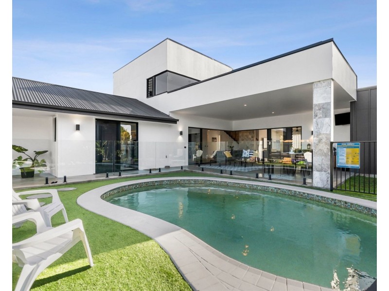 8 Jasmin Circle, Bokarina QLD 4575