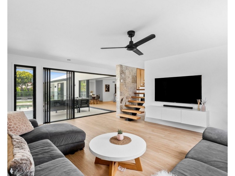 8 Jasmin Circle, Bokarina QLD 4575