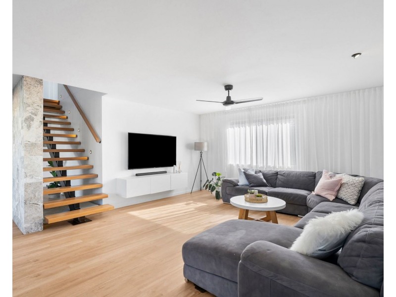 8 Jasmin Circle, Bokarina QLD 4575