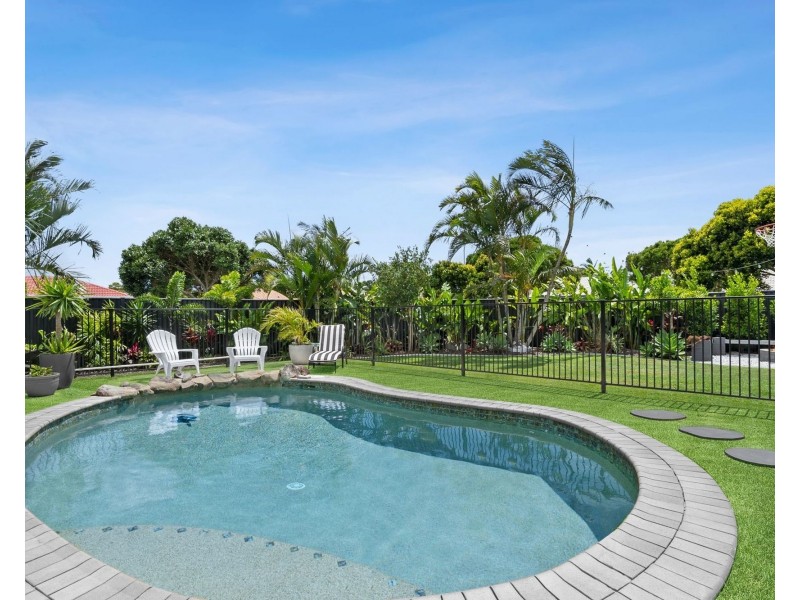 8 Jasmin Circle, Bokarina QLD 4575