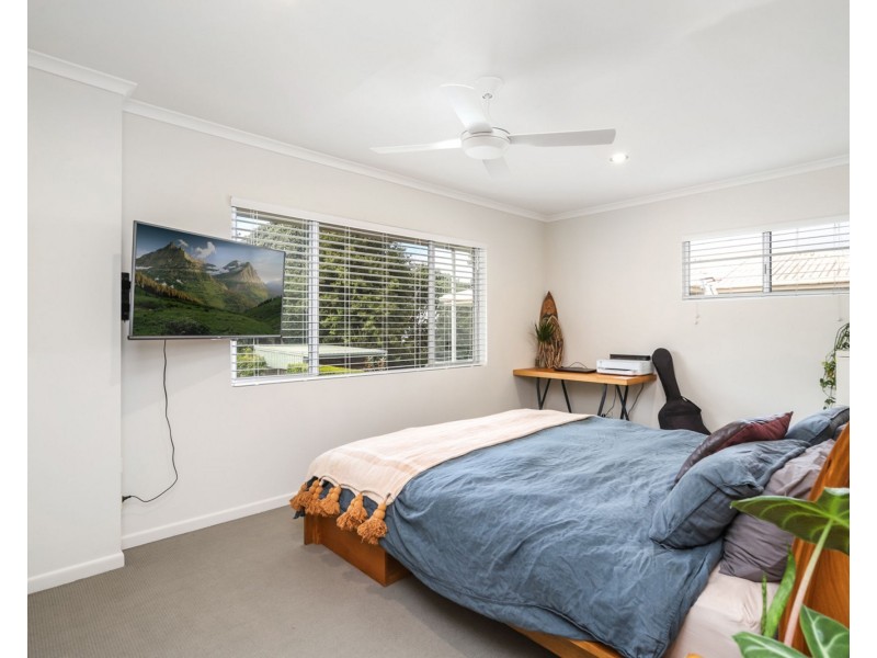 9 Collins Lane, Golden Beach QLD 4551