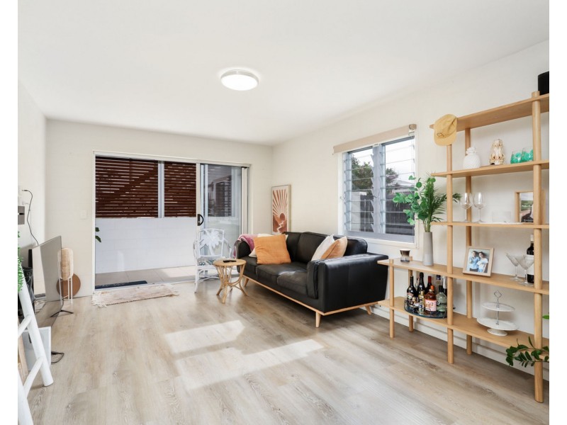 9 Collins Lane, Golden Beach QLD 4551