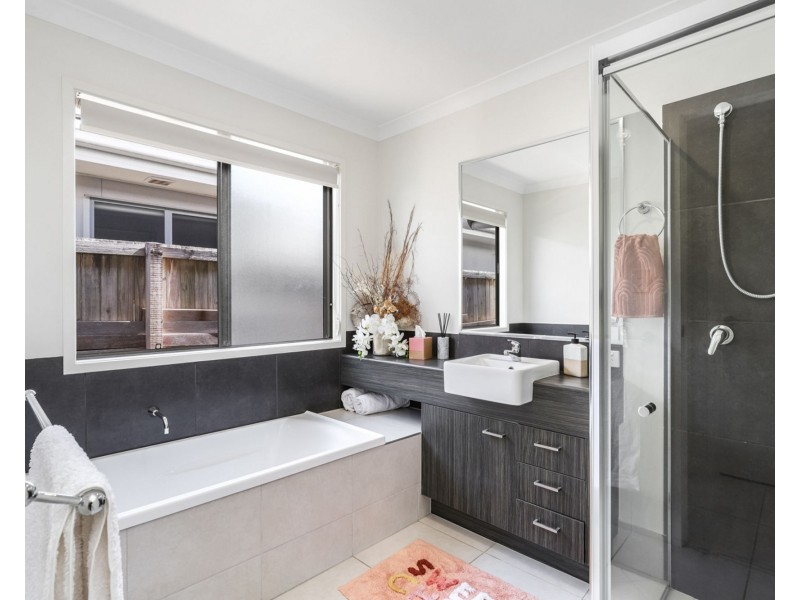 53 Auburn Street, Caloundra West QLD 4551