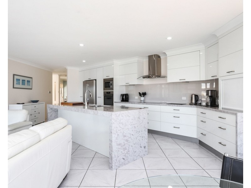 60 Wavell Avenue, Pelican Waters QLD 4551
