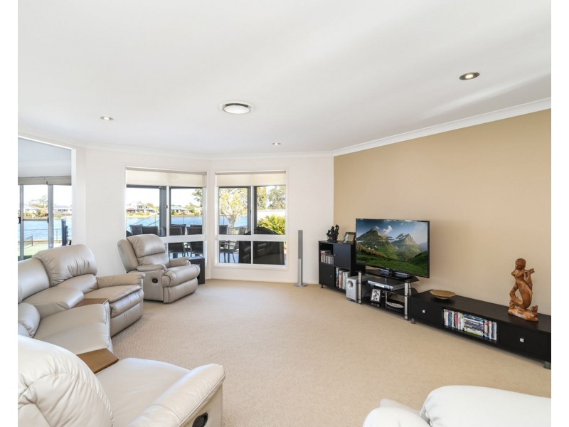 60 Wavell Avenue, Pelican Waters QLD 4551