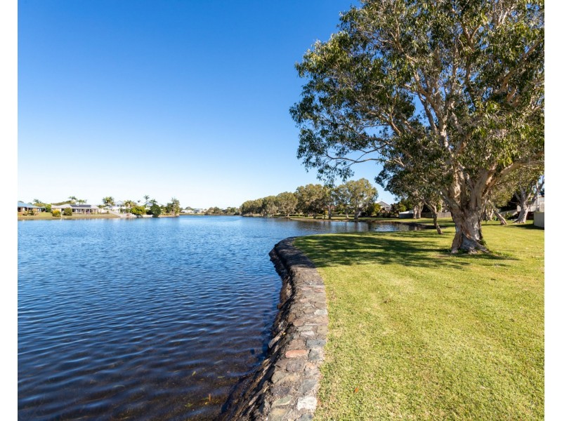 60 Wavell Avenue, Pelican Waters QLD 4551