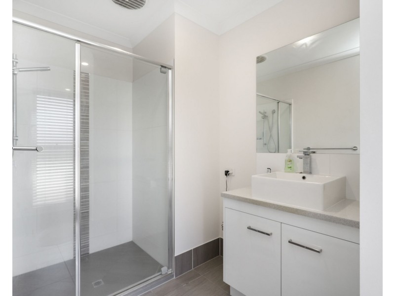 1/10 Mint Street, Caloundra West QLD 4551