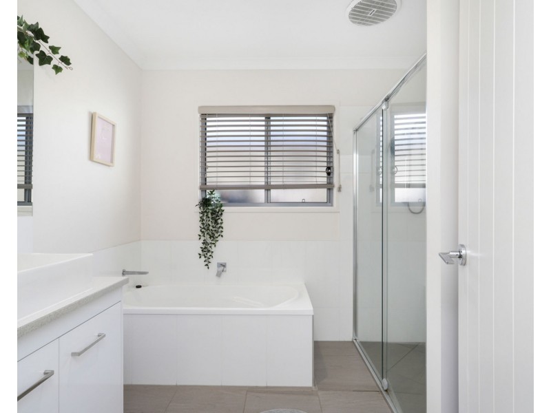 1/10 Mint Street, Caloundra West QLD 4551