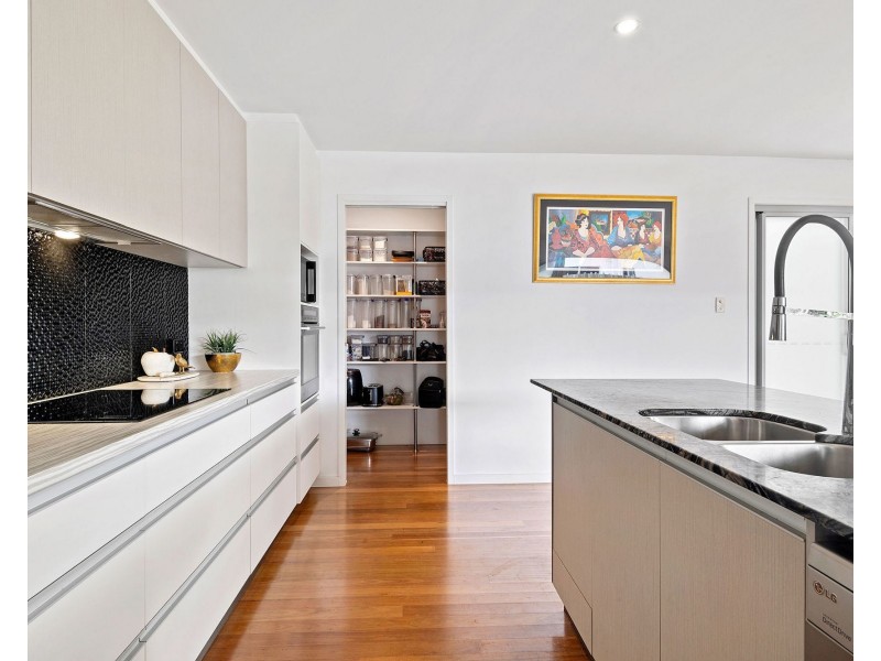 14 Bond Street, Pelican Waters QLD 4551