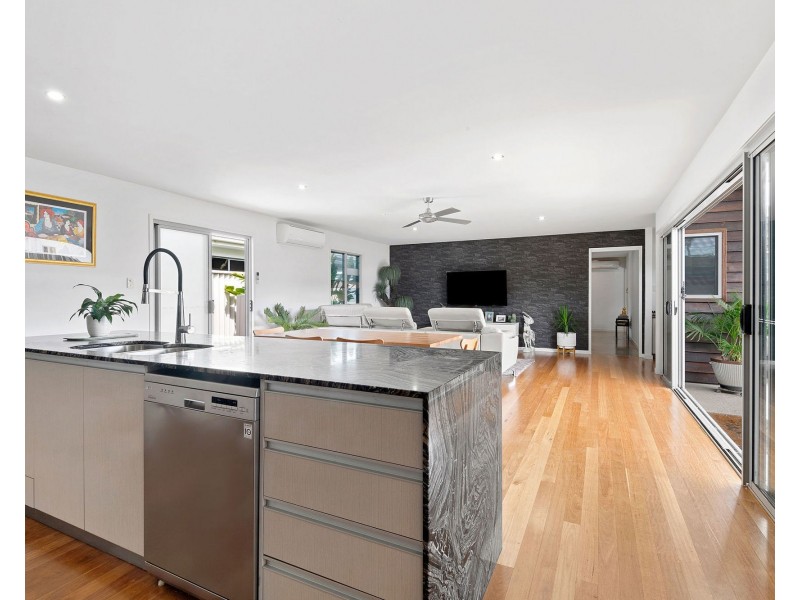 14 Bond Street, Pelican Waters QLD 4551