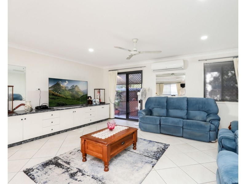 11 Gillingham Place, Pelican Waters QLD 4551
