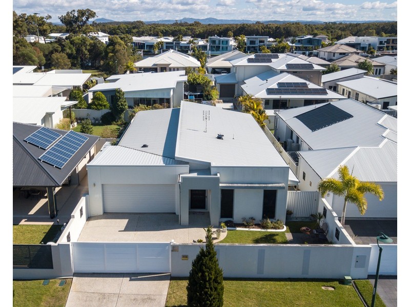 18 Bond Street, Pelican Waters QLD 4551