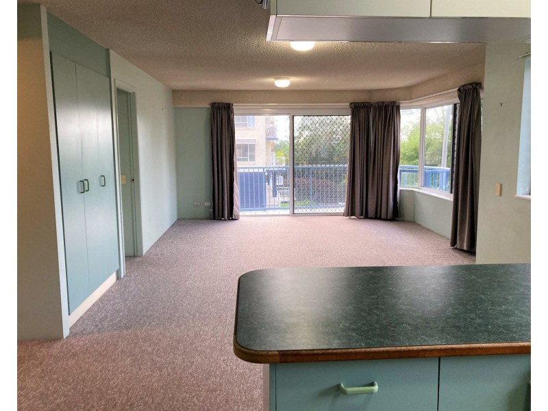 1/2 Upper Gay Terrace, Kings Beach QLD 4551