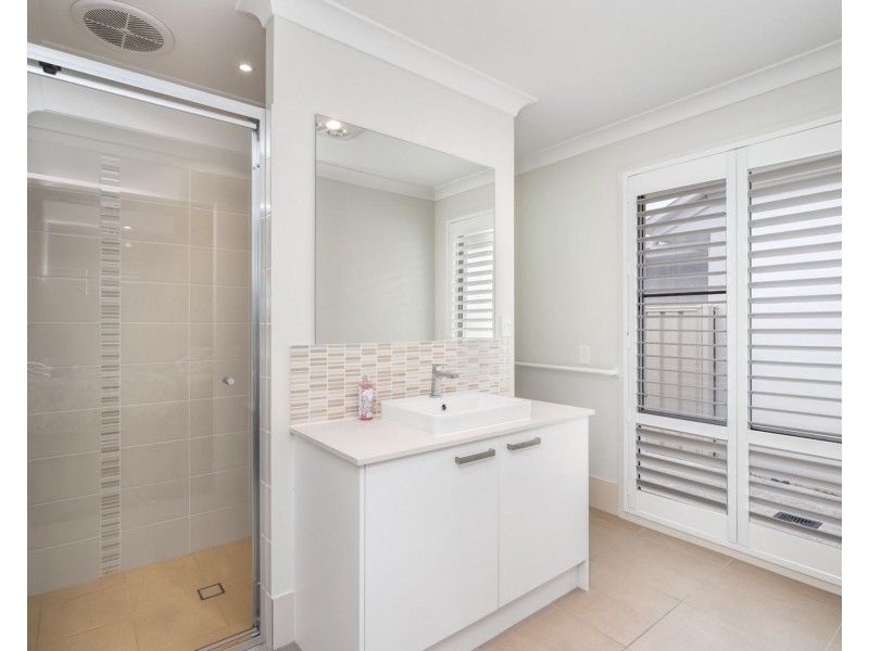 37 The Passage, Pelican Waters QLD 4551