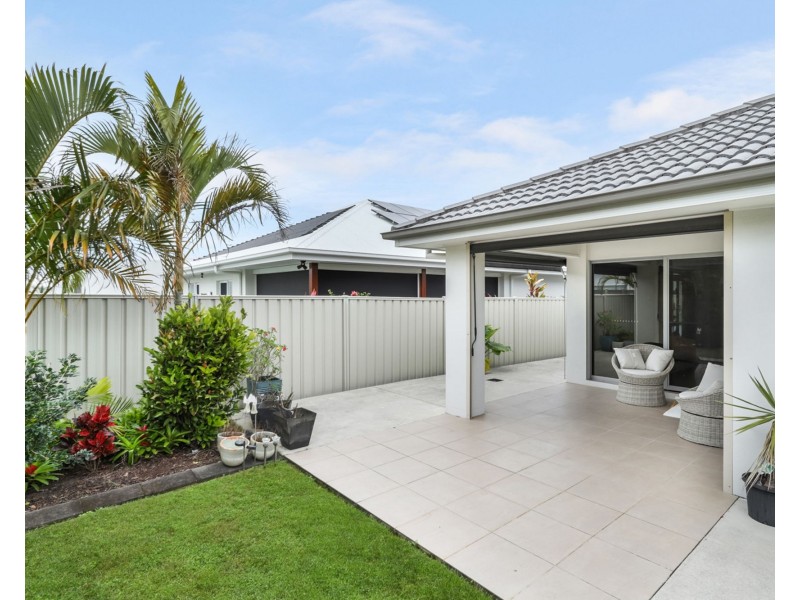 37 The Passage, Pelican Waters QLD 4551