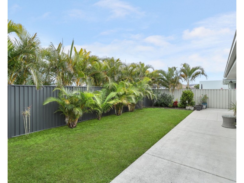 37 The Passage, Pelican Waters QLD 4551