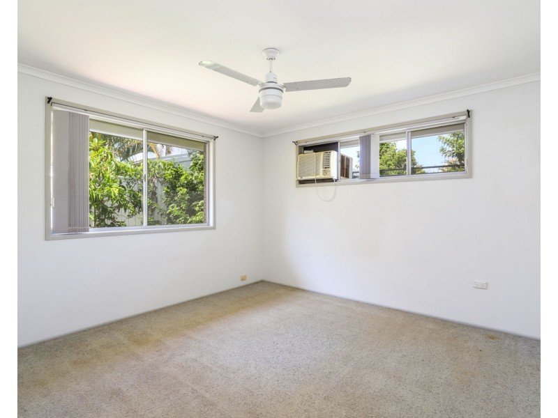 28 Benalla Street, Warana QLD 4575