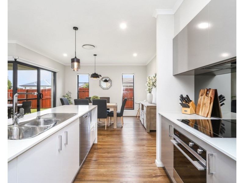 51 Bells Esplanade, Pelican Waters QLD 4551