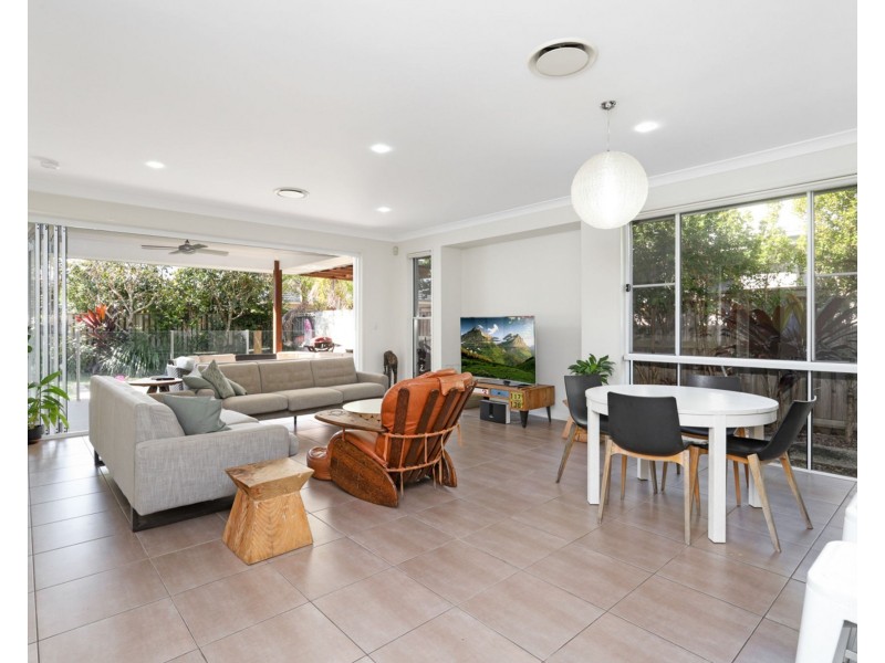 24 Ponytail Circuit, Mountain Creek QLD 4557