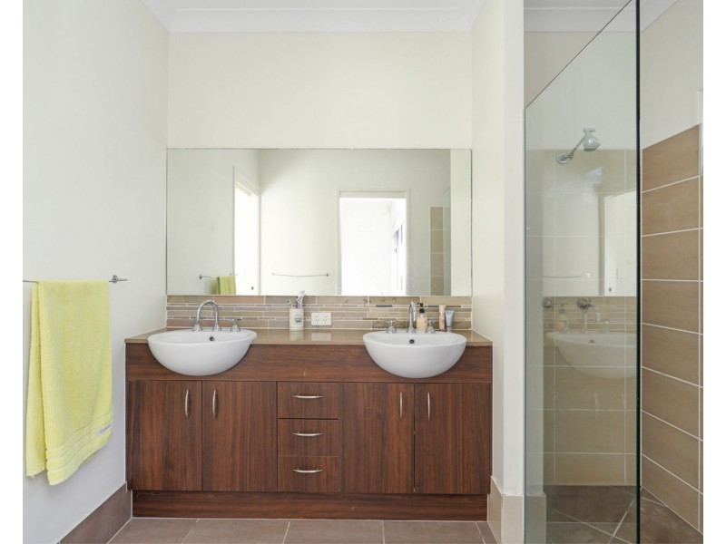 24 Ponytail Circuit, Mountain Creek QLD 4557