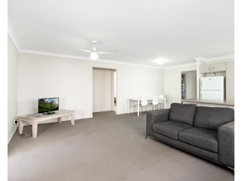 8 Leeside Street, Little Mountain QLD 4551