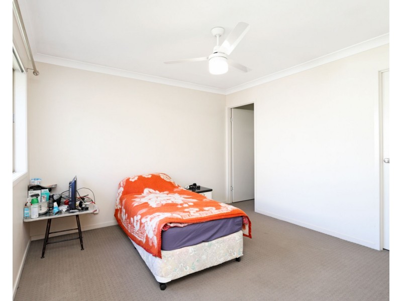 8 Leeside Street, Little Mountain QLD 4551