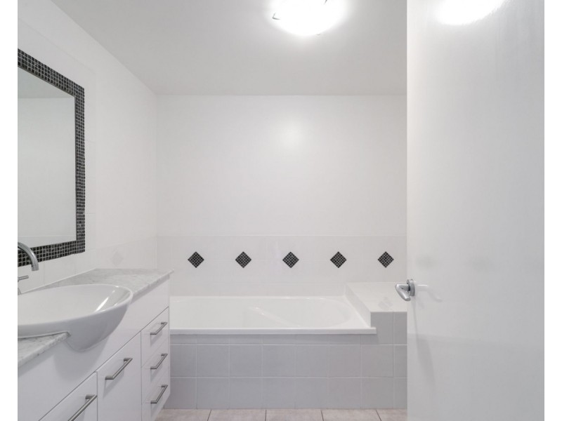 15/1 Millennium Circuit, Pelican Waters QLD 4551