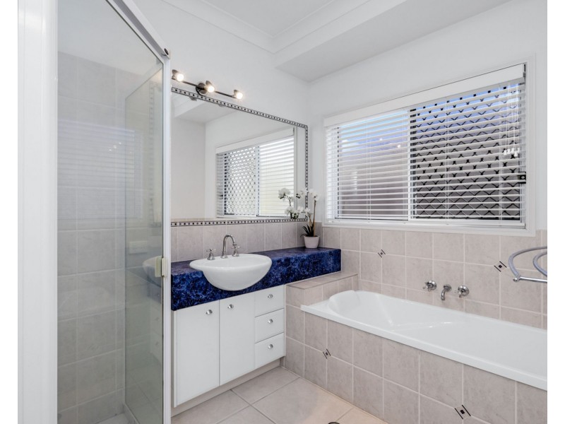 14 Wallaby Circuit, Pelican Waters QLD 4551