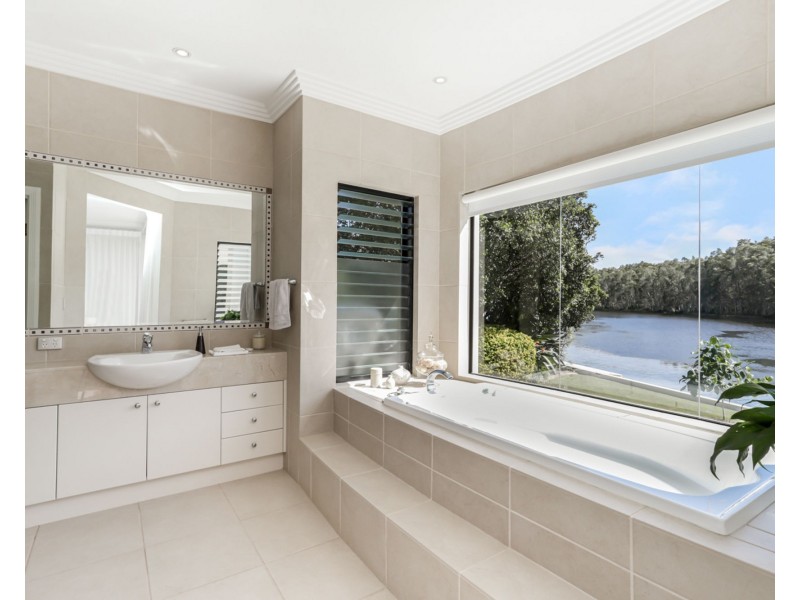 11 Silky Oak Place, Pelican Waters QLD 4551