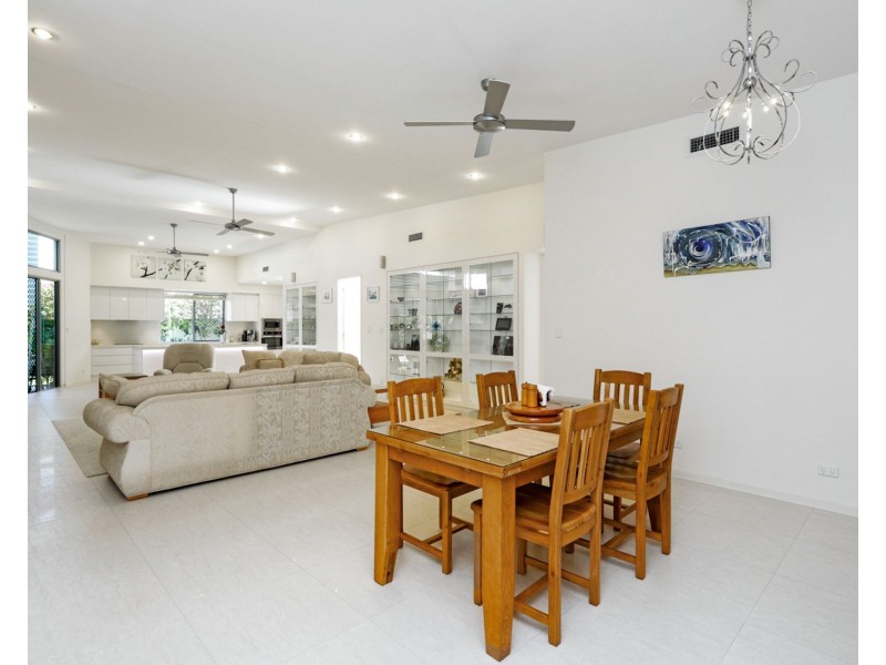 17 Westholme Circuit, Pelican Waters QLD 4551