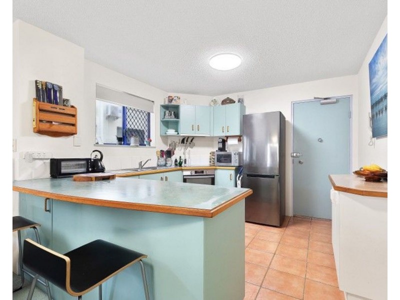 2/5 Latona Avenue, Caloundra QLD 4551