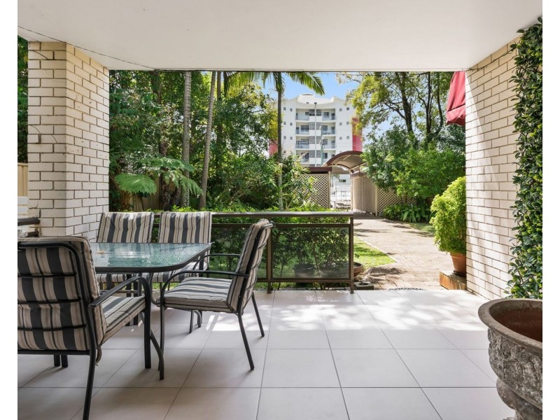 2/123 Duporth Avenue, Maroochydore QLD 4558