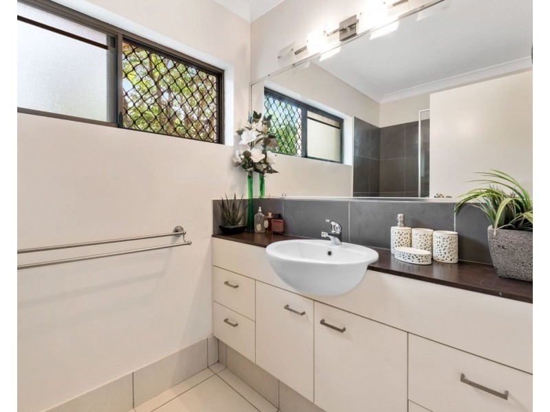 2/123 Duporth Avenue, Maroochydore QLD 4558