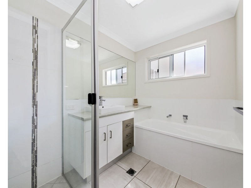 9 Genoa Circuit, Birtinya QLD 4575