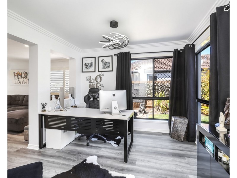 3 Silky Oak Place, Pelican Waters QLD 4551