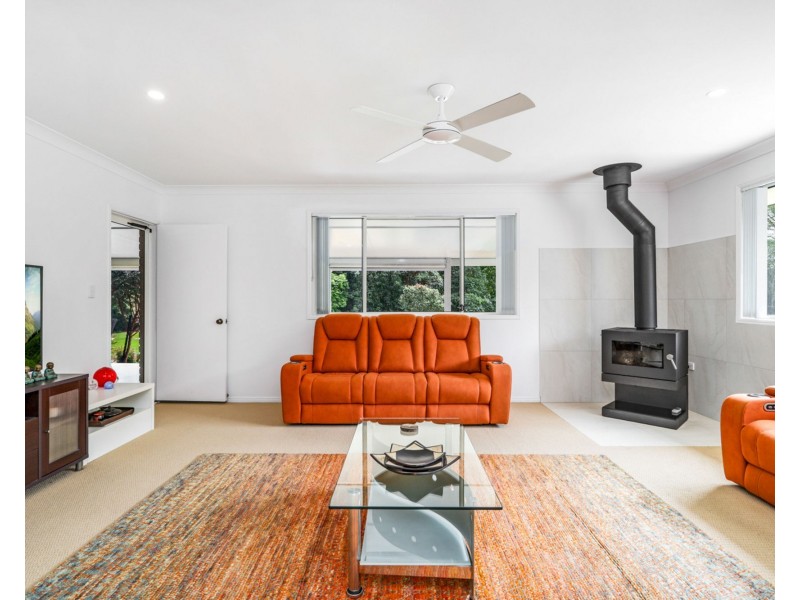 202 Blackall Range Road, West Woombye QLD 4559