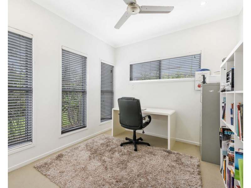 17 Ellis Place, Mountain Creek QLD 4557