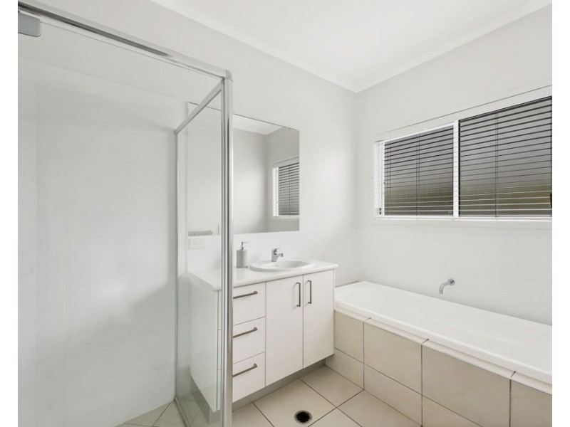 17 Ellis Place, Mountain Creek QLD 4557