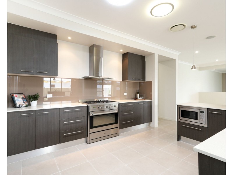 16 Echo Street, Pelican Waters QLD 4551