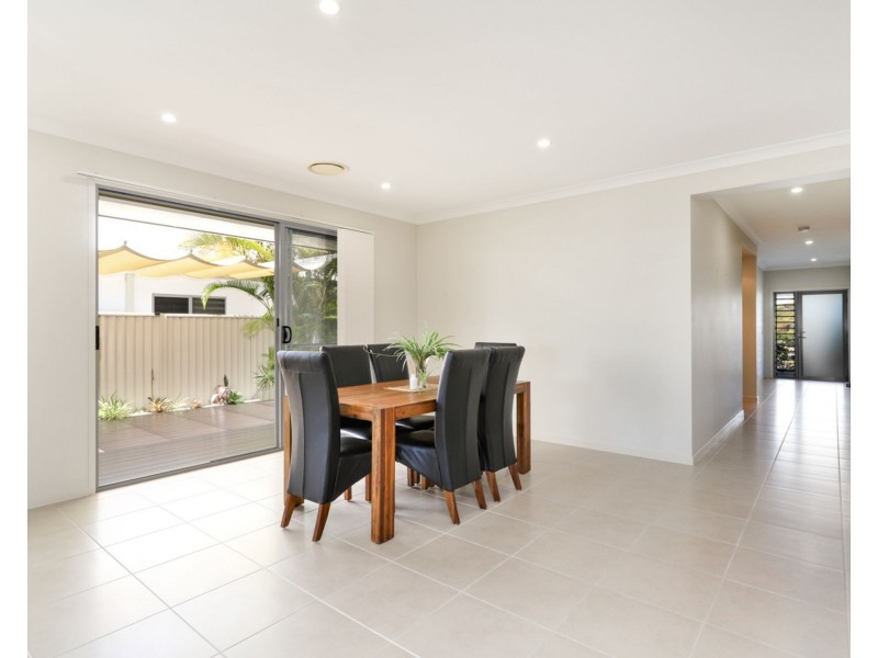 16 Echo Street, Pelican Waters QLD 4551