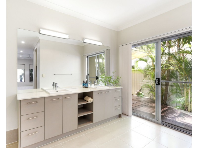 16 Echo Street, Pelican Waters QLD 4551