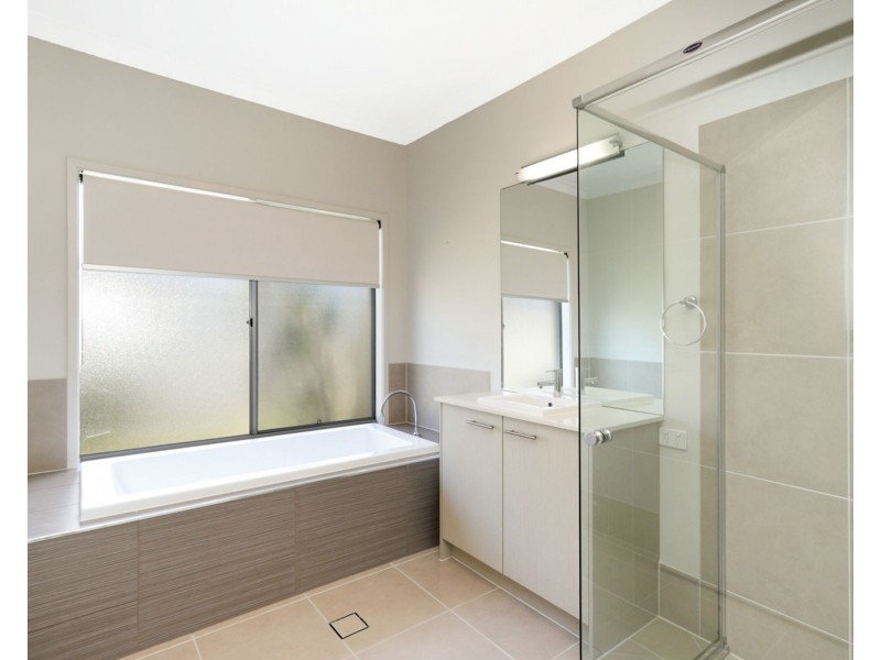 16 Echo Street, Pelican Waters QLD 4551