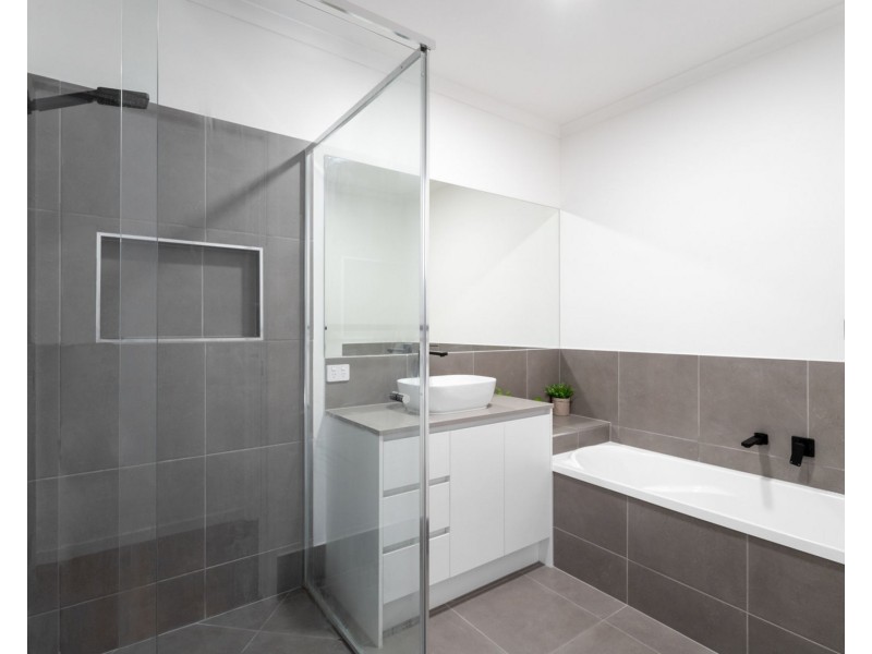 46 College Court, Little Mountain QLD 4551