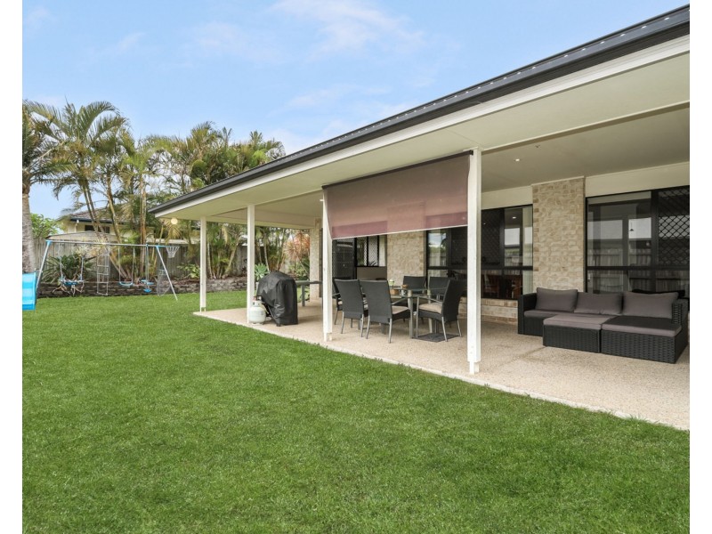 15 Anglia Place, Little Mountain QLD 4551