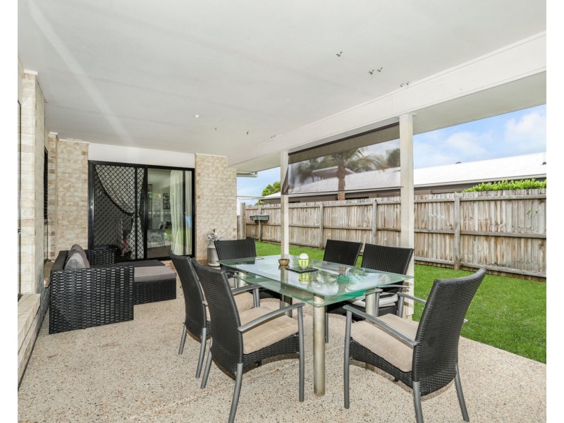 15 Anglia Place, Little Mountain QLD 4551