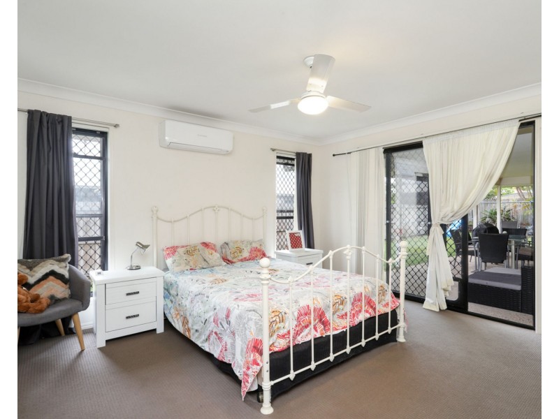 15 Anglia Place, Little Mountain QLD 4551