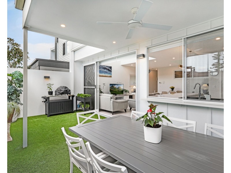 8/14 Coral Sea Drive, Pelican Waters QLD 4551