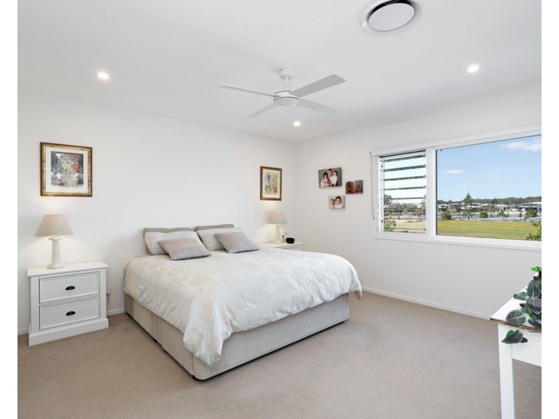 8/14 Coral Sea Drive, Pelican Waters QLD 4551