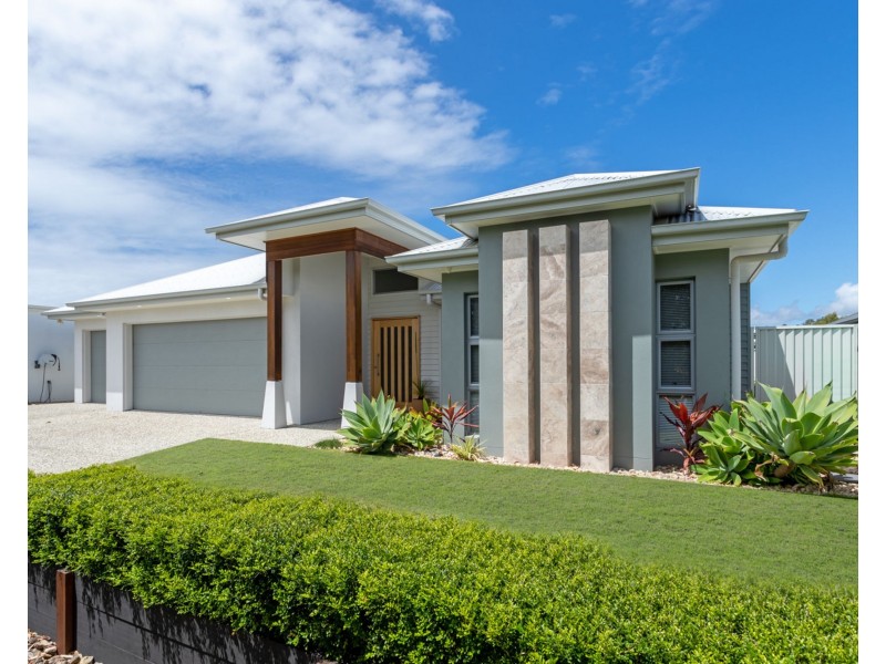 9 Macintyre Crescent, Pelican Waters QLD 4551